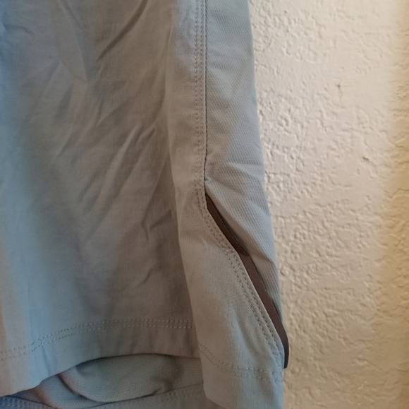 Showers Pass Mountain Bike Gravel Shorts w Grippy & Adjustable Inner Waist Band - Picture 3 of 8